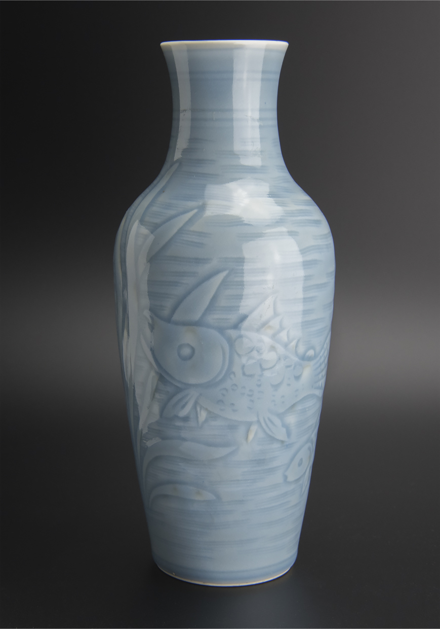 雍正年制 花瓶二個 送料込み￼ 清 青釉刻鱼纹瓶