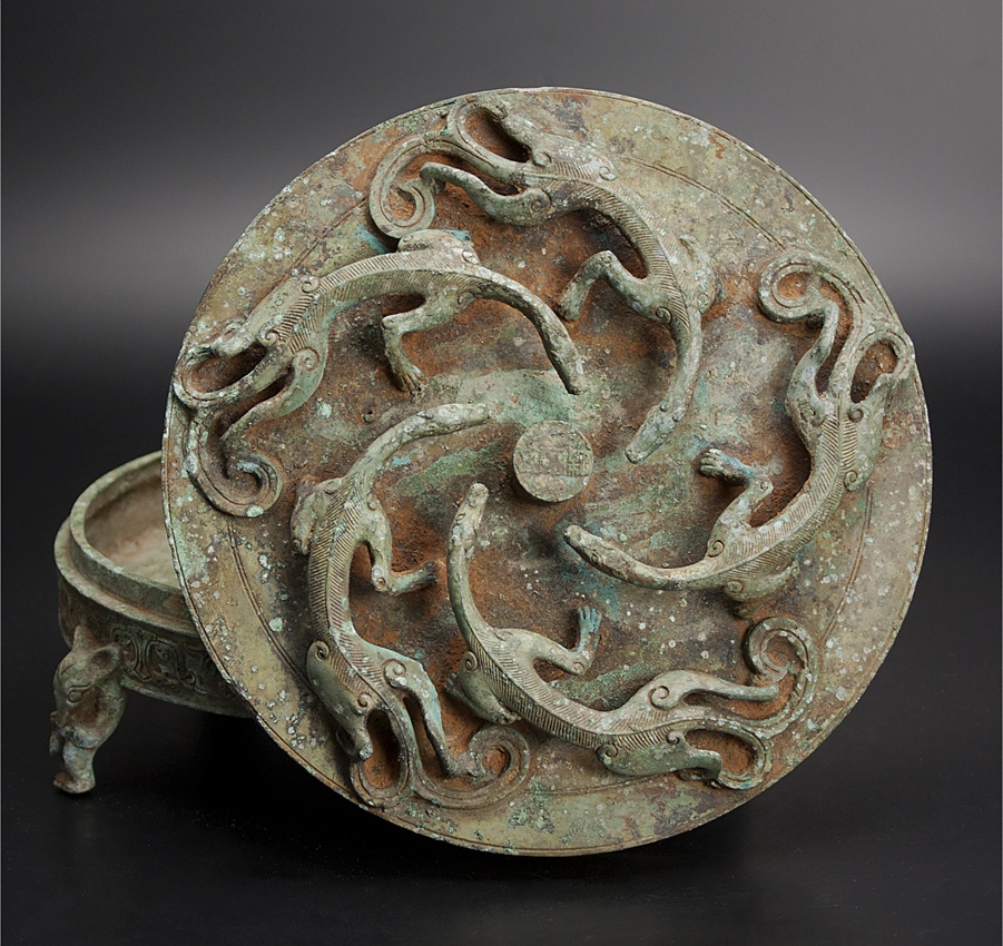 汉 青铜龙四足盖盆